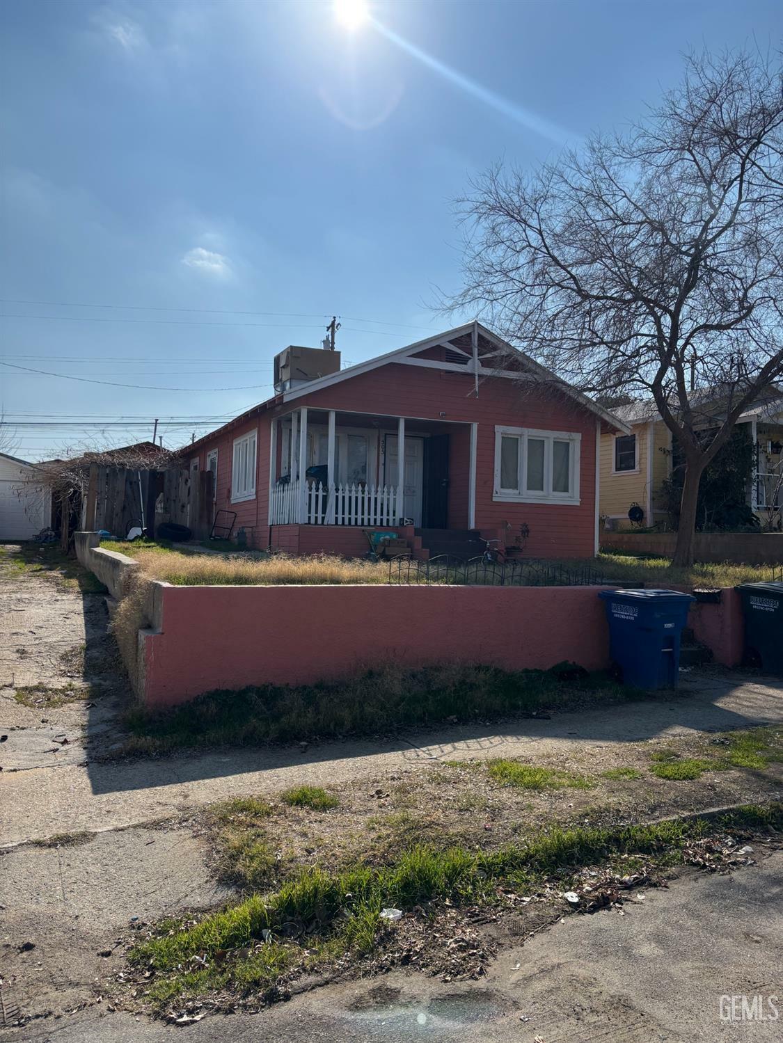 Property Photo:  505 D Street  CA 93268 