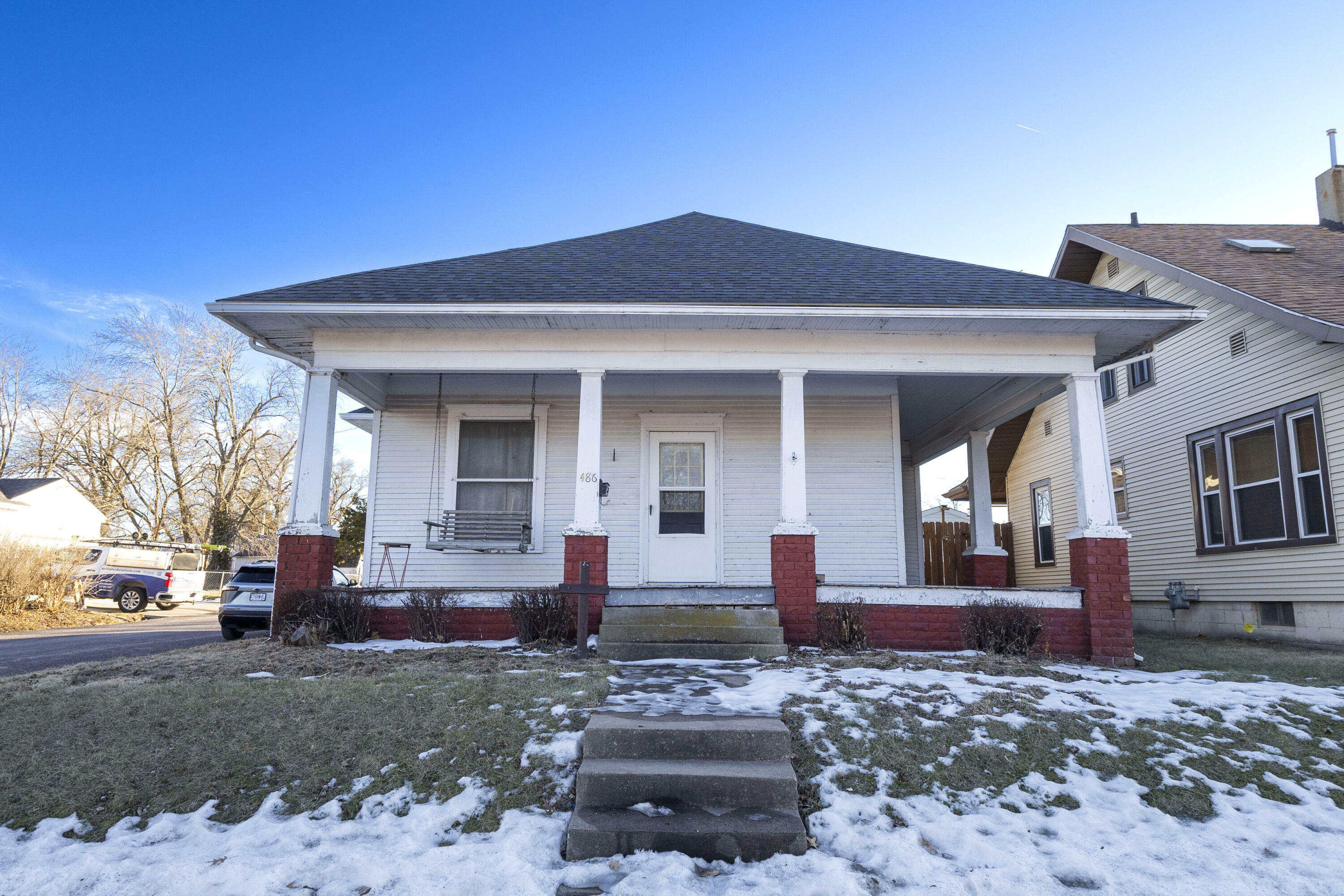 Property Photo:  486 E Rollins St  MO 65270 