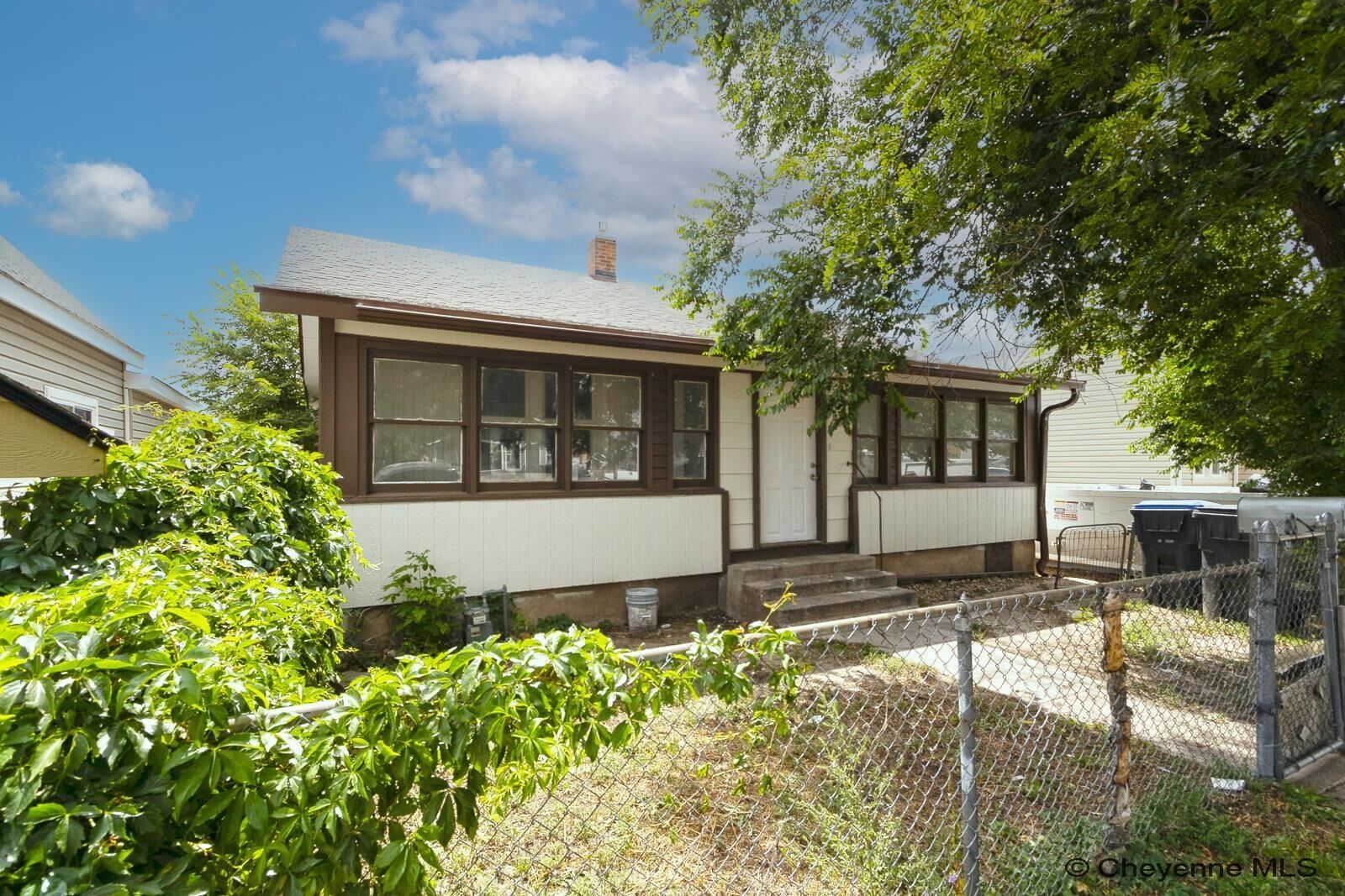 Property Photo:  205 W 7th St  WY 82007 