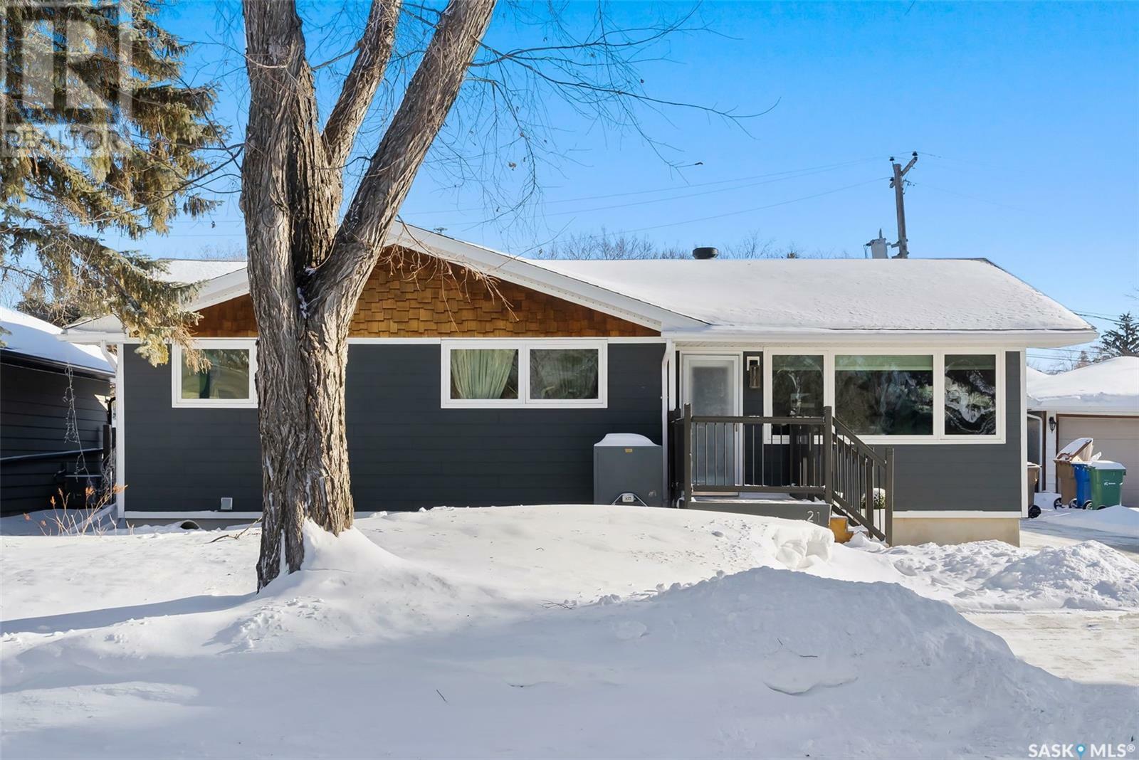 Property Photo:  21 Bobolink Bay  SK S4S 4K2 