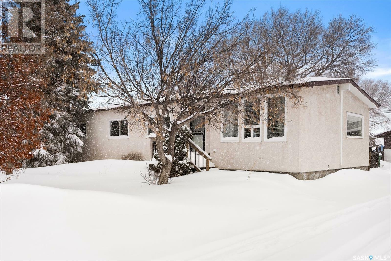 Property Photo:  291 4th Street  SK S0G 3Z0 