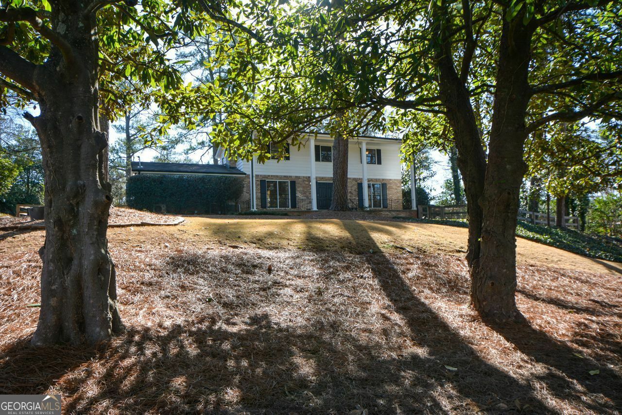 Property Photo:  9935 La View Circle  GA 30075 