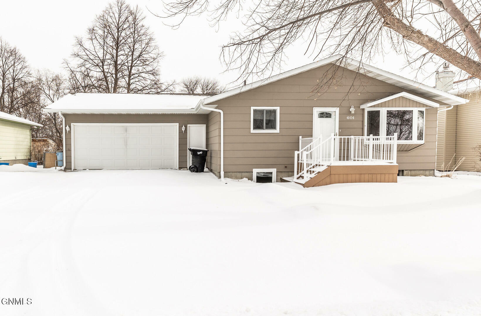 Property Photo:  601 32nd Street  ND 58501 