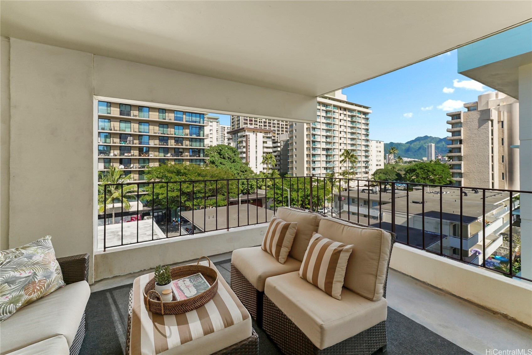 222 Kaiulani Avenue Ph4  Honolulu HI 96815 photo