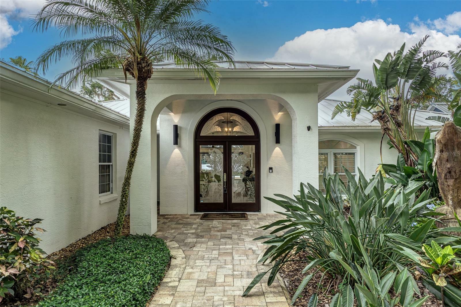 Property Photo: 739 Swann Drive FL 33809