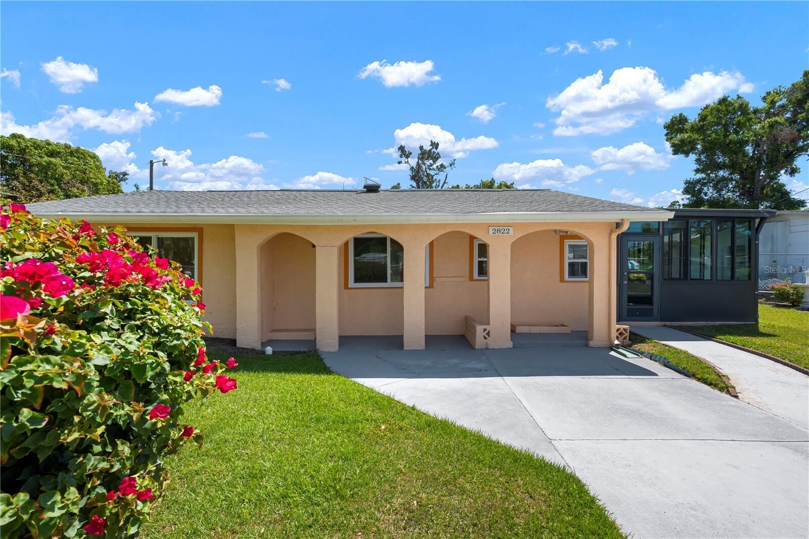 Property Photo: 2822 Maple Avenue FL 34234