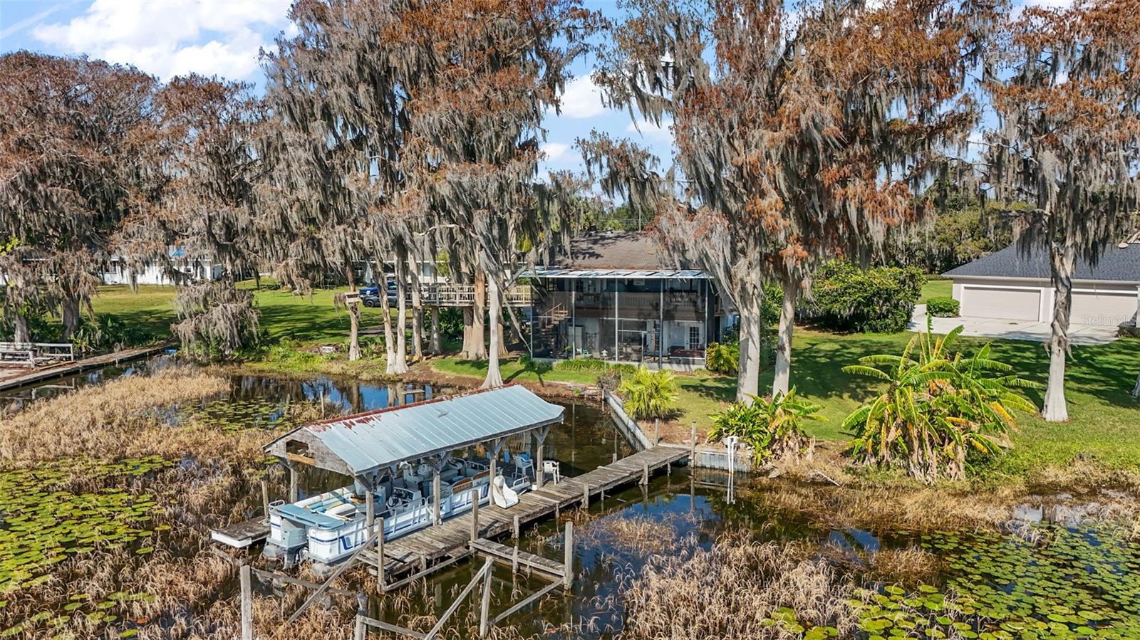 Property Photo: 1702 N County Road 452 FL 32726