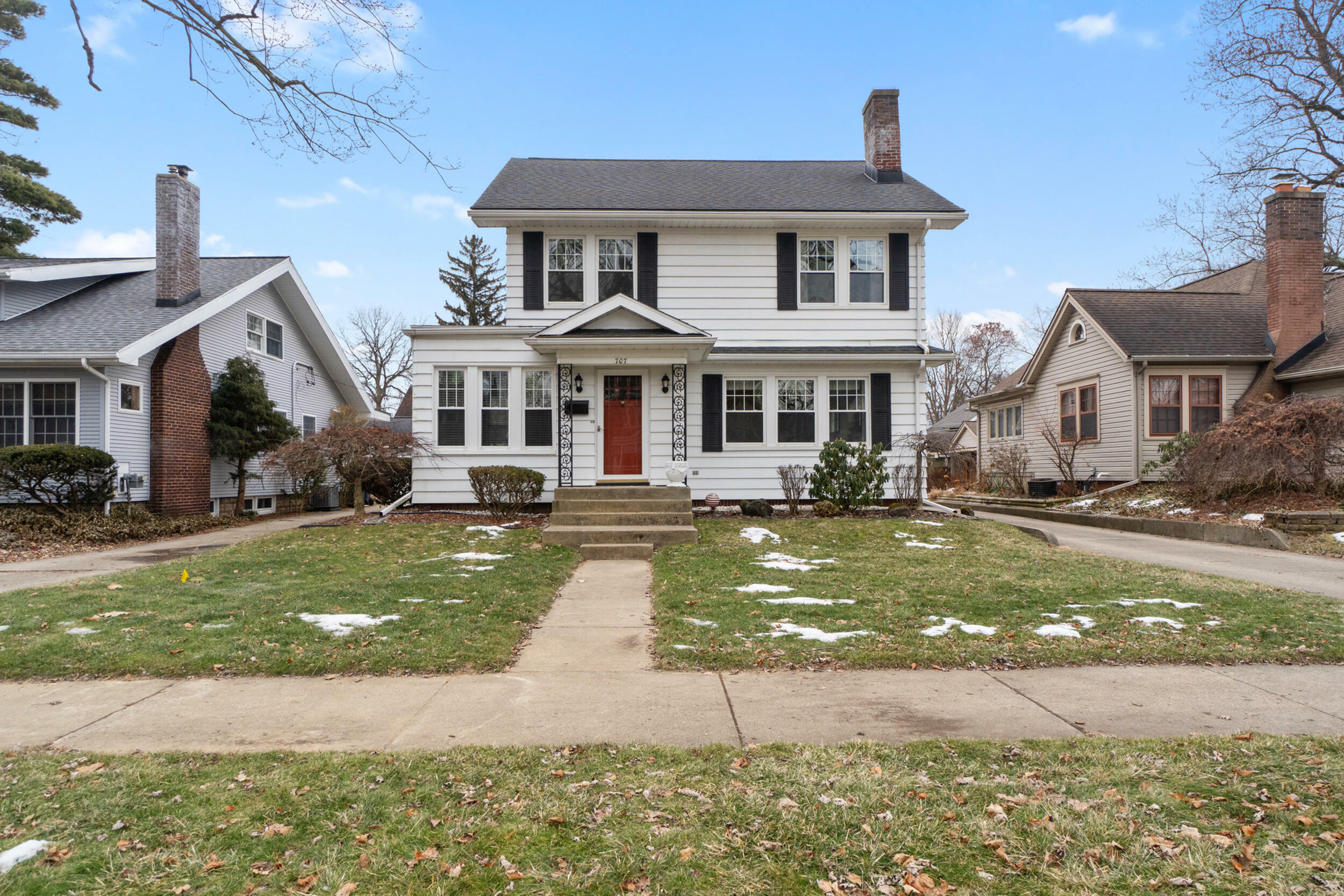 Property Photo:  707 Woodfield Drive  MI 49203 