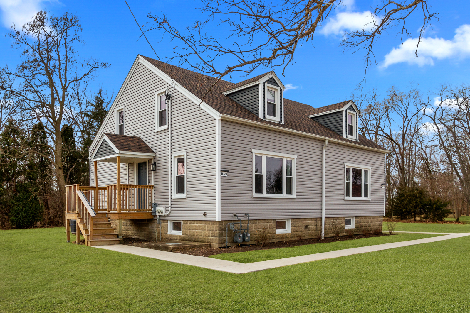 Property Photo:  16639 W Brockman Avenue  IL 60069 