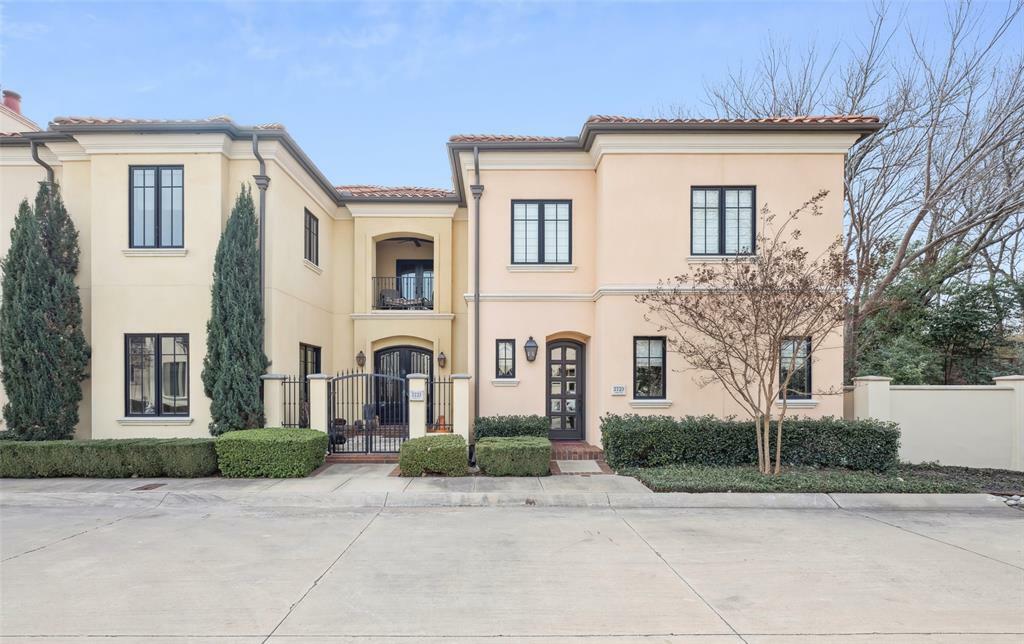 Property Photo: 2729 Miro Court TX 76107