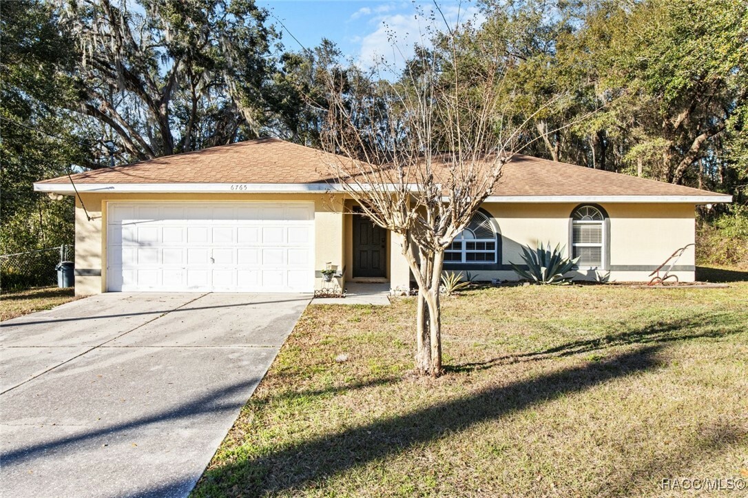 Property Photo:  6765 E Seneca Street  FL 34452 