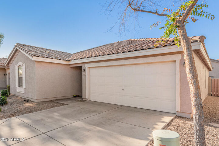 Property Photo: 665 E Winchester Way AZ 85286