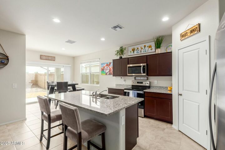 Property Photo:  5217 E Emery Road  AZ 85143 