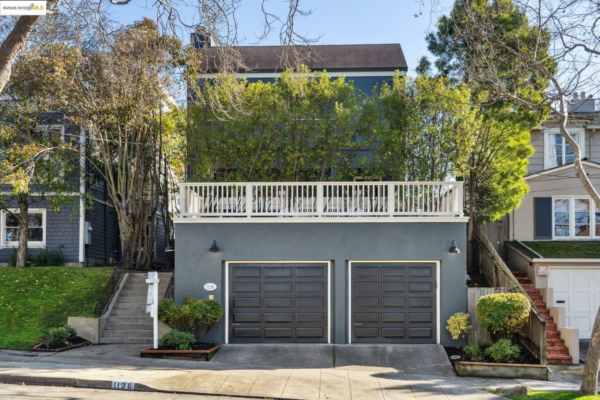 Property Photo:  1136 Oakland Ave  CA 94611 