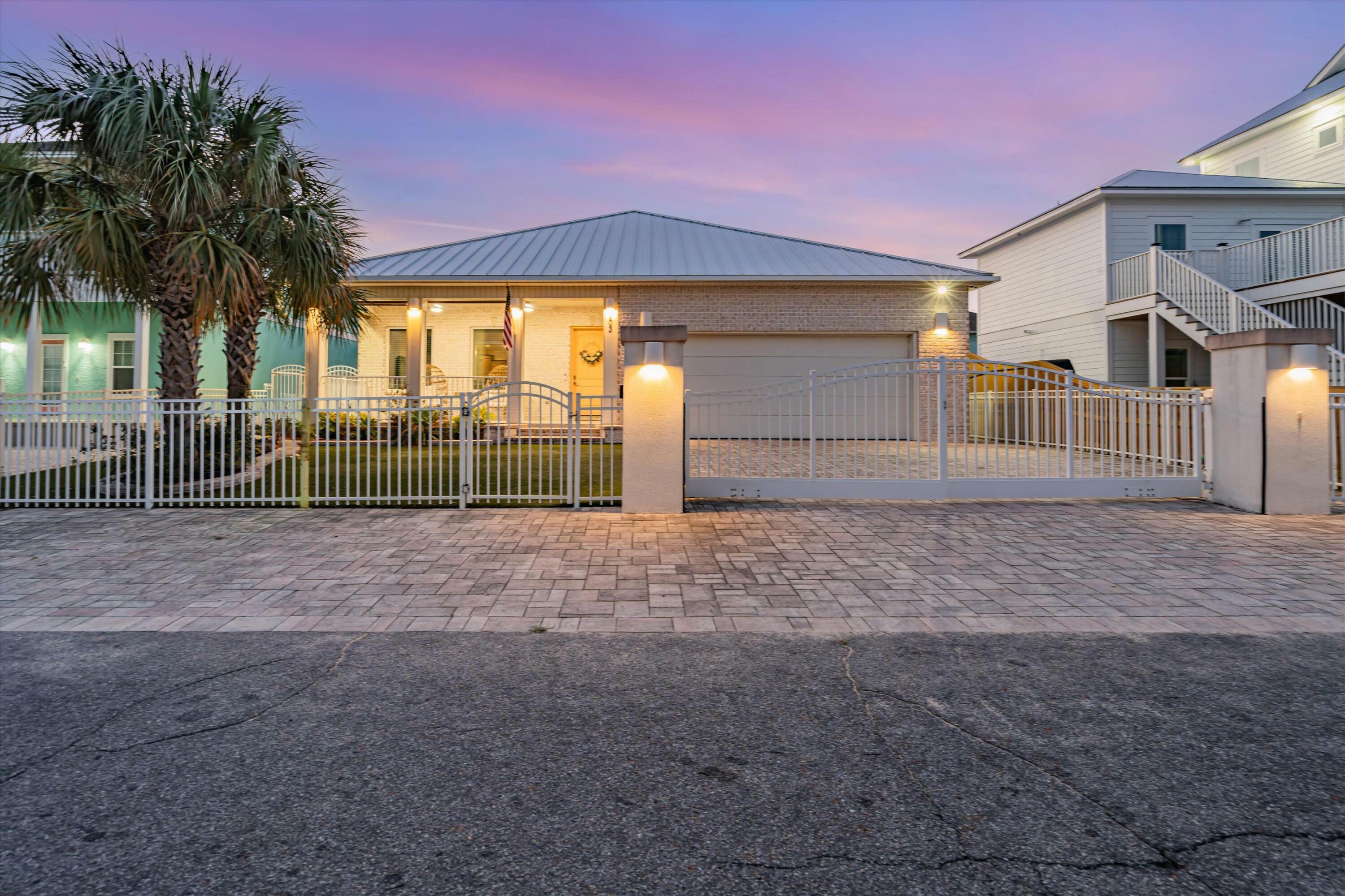 Property Photo: 103 Crane Street FL 32413