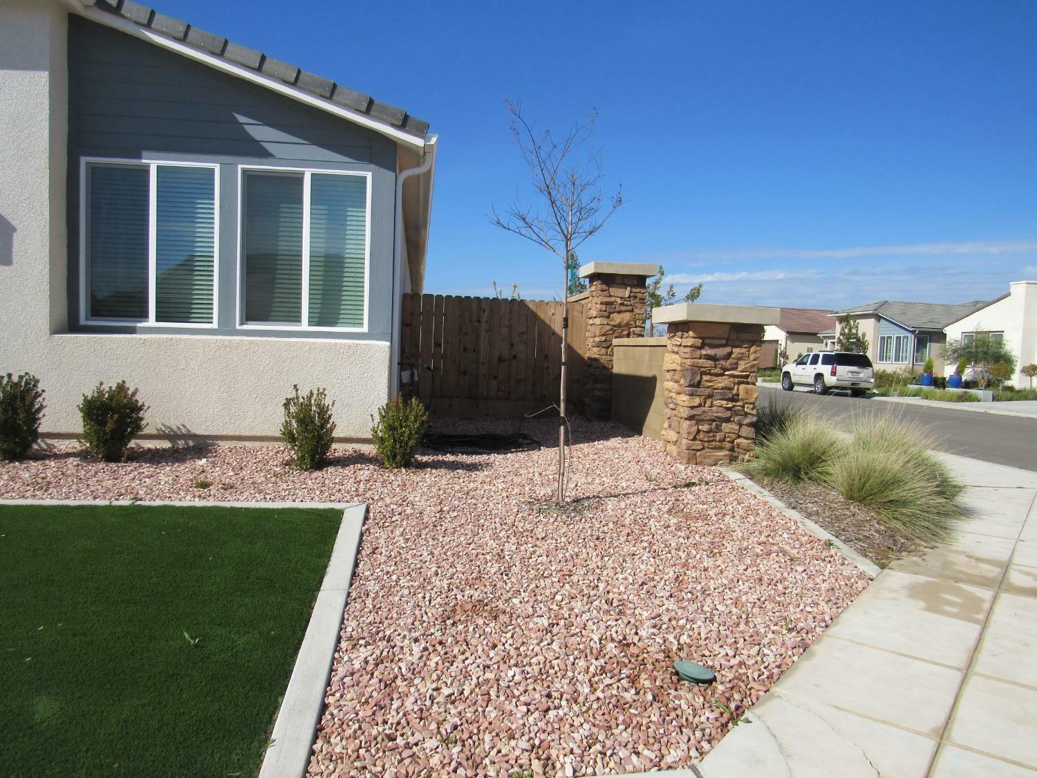 Property Photo:  428 Cathedral Court S  CA 93636 