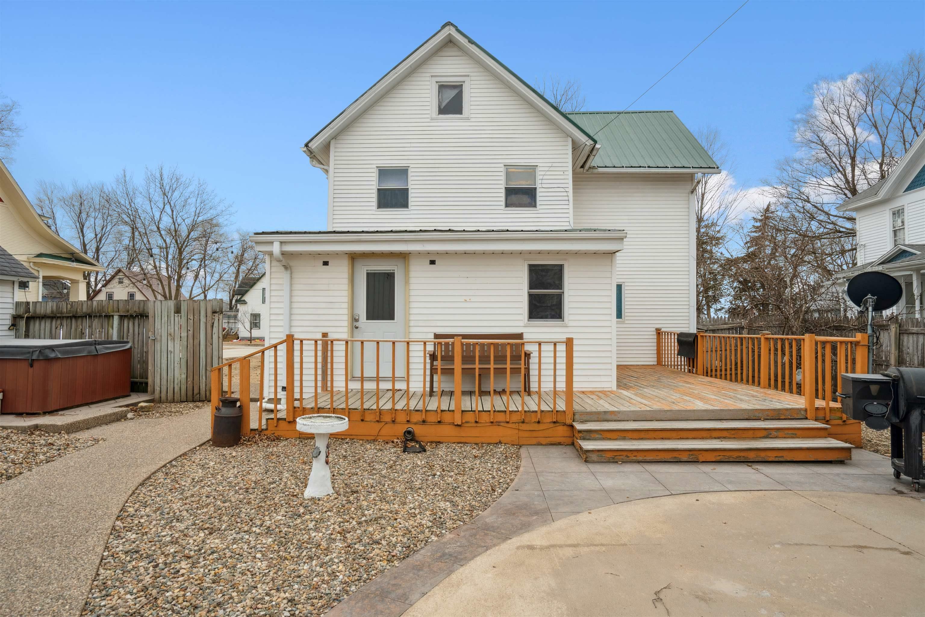 Property Photo:  107 W Elm Street  IA 52076 