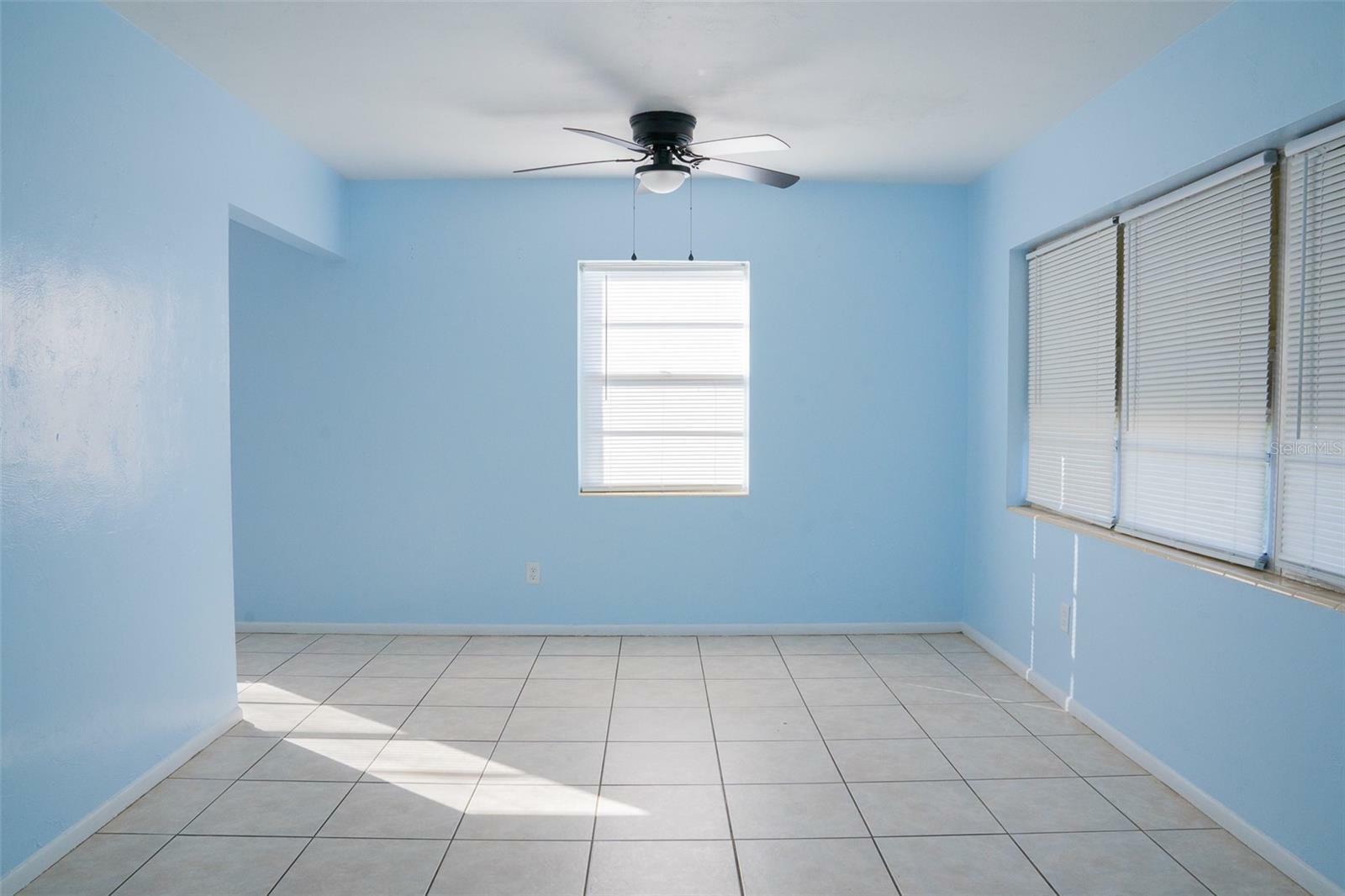 Property Photo: 526 Hampton Avenue FL 33801