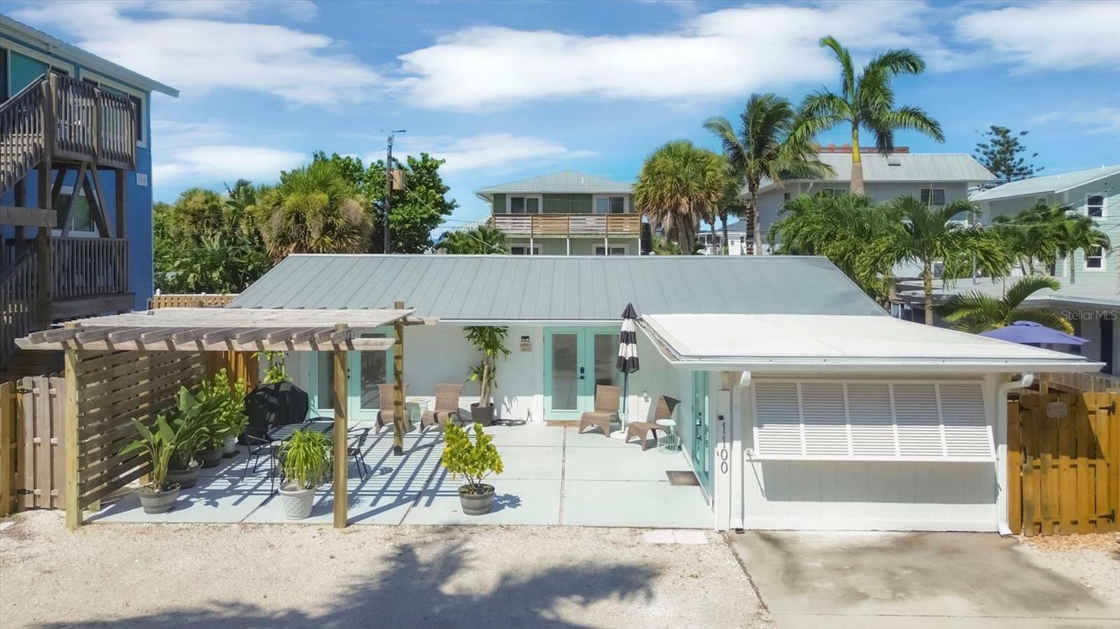 Property Photo: 1100 Gulf Boulevard FL 34223