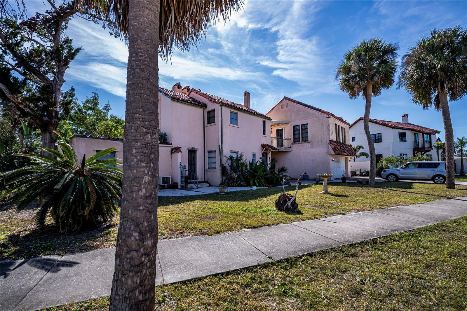 Property Photo:  500 Nassau Street S  FL 34285 