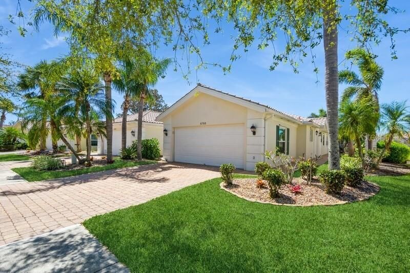 Property Photo: 5755 Ivrea Drive FL 34238