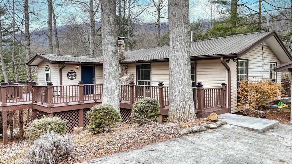 Property Photo:  48 Forest Lakes Drive  NC 28771 