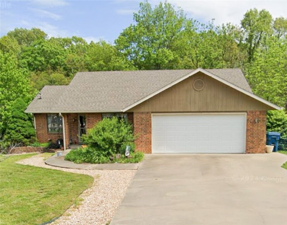 Property Photo:  14 Hebrides Lane  AR 72715 