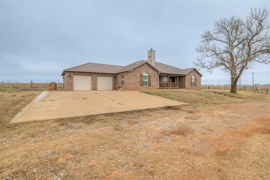 Property Photo:  883 County Road 1320  OK 73018 