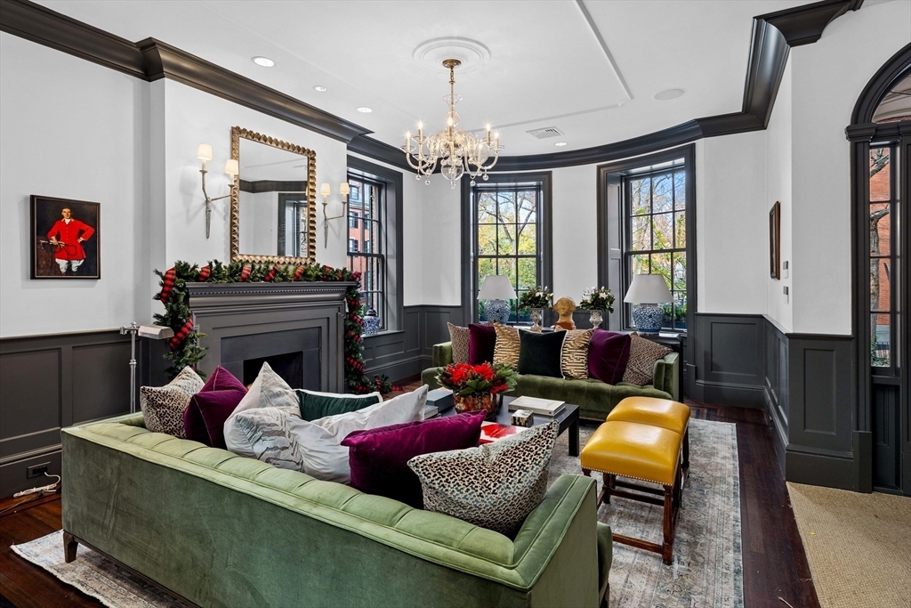 Property Photo: 86 Mount Vernon Street MA 02108