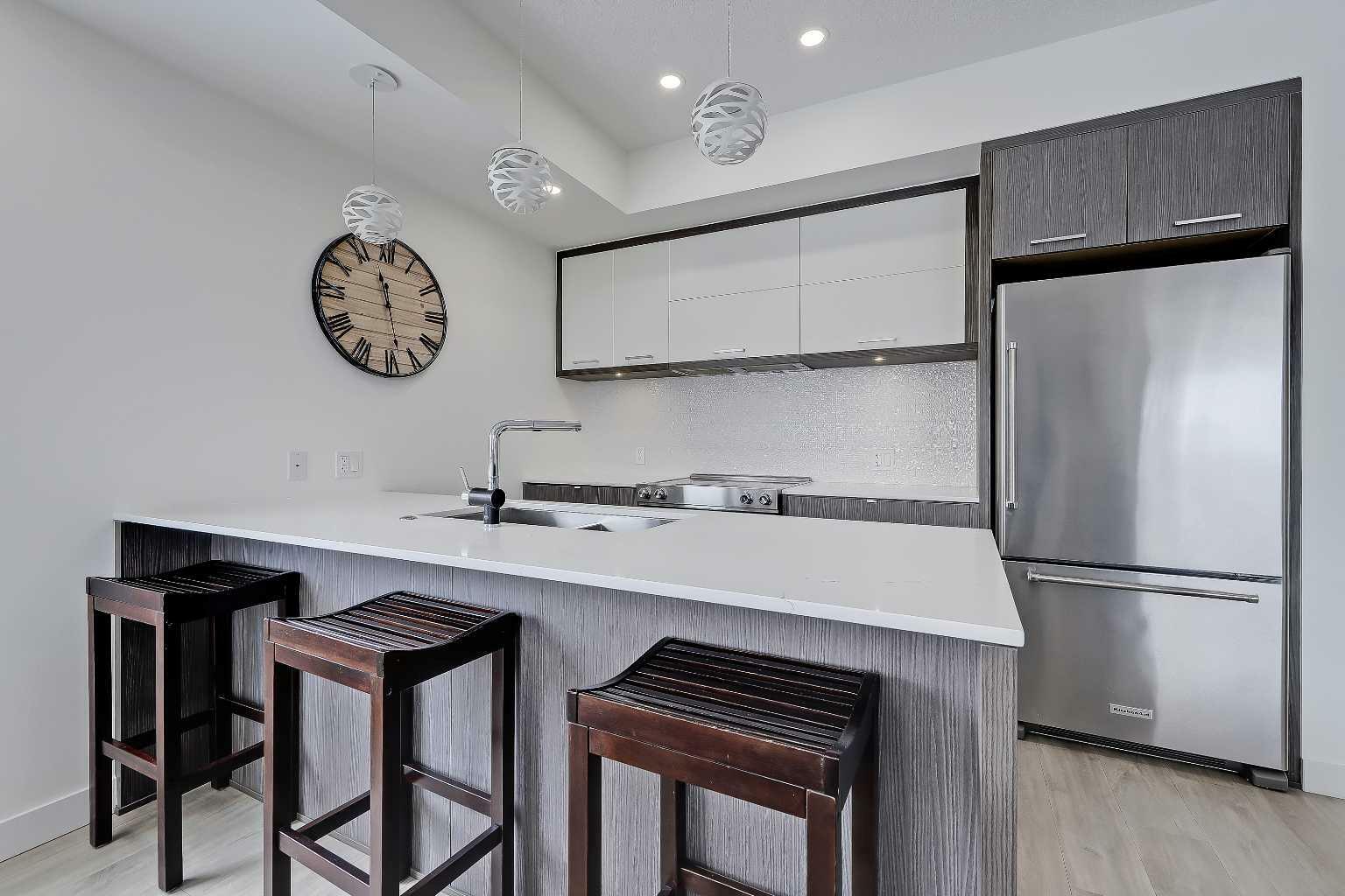 Property Photo:  3450 19 Street SW 302  AB T2T 6V7 