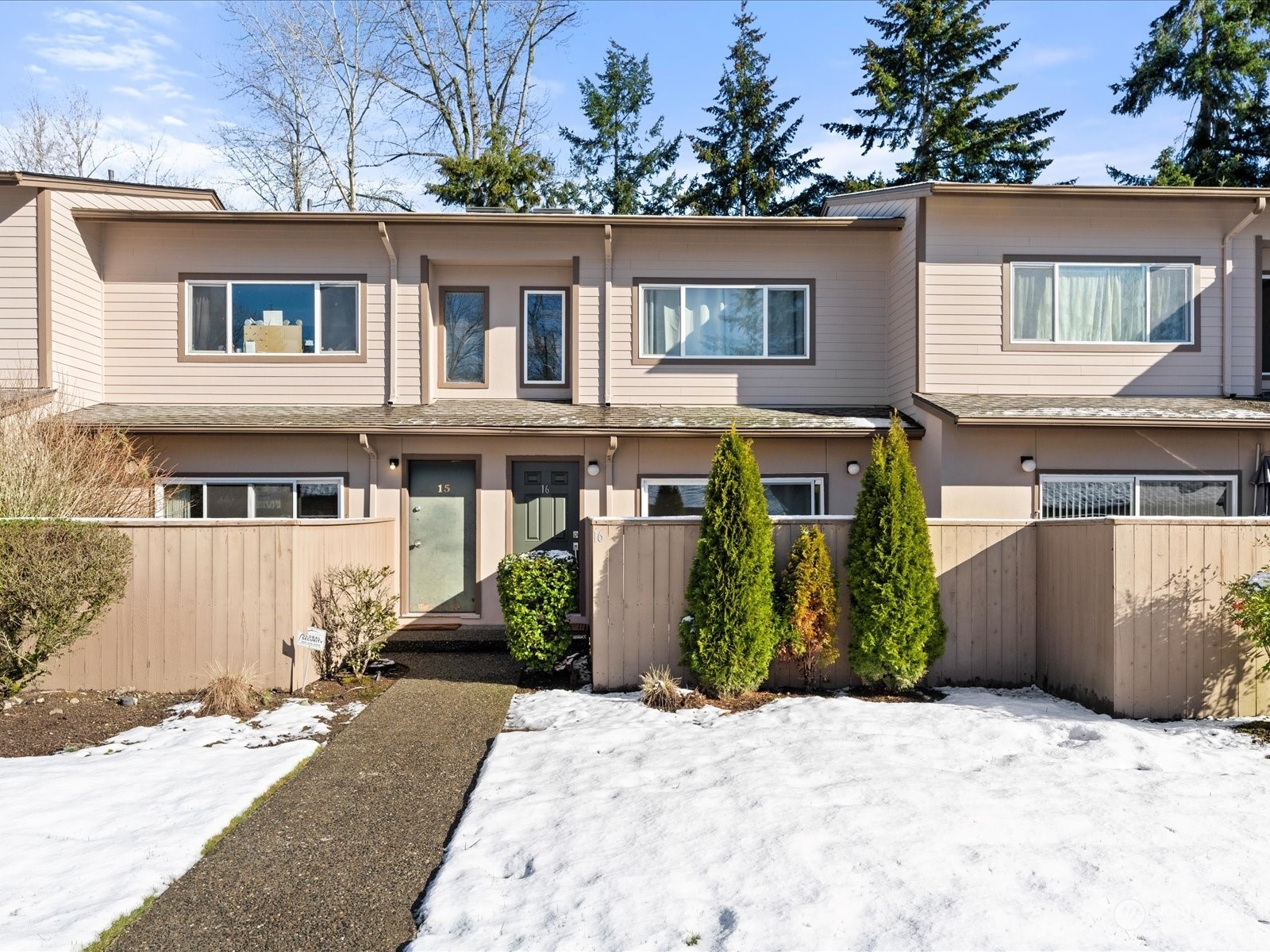 Property Photo: 20906 114th Place SE 16 WA 98031