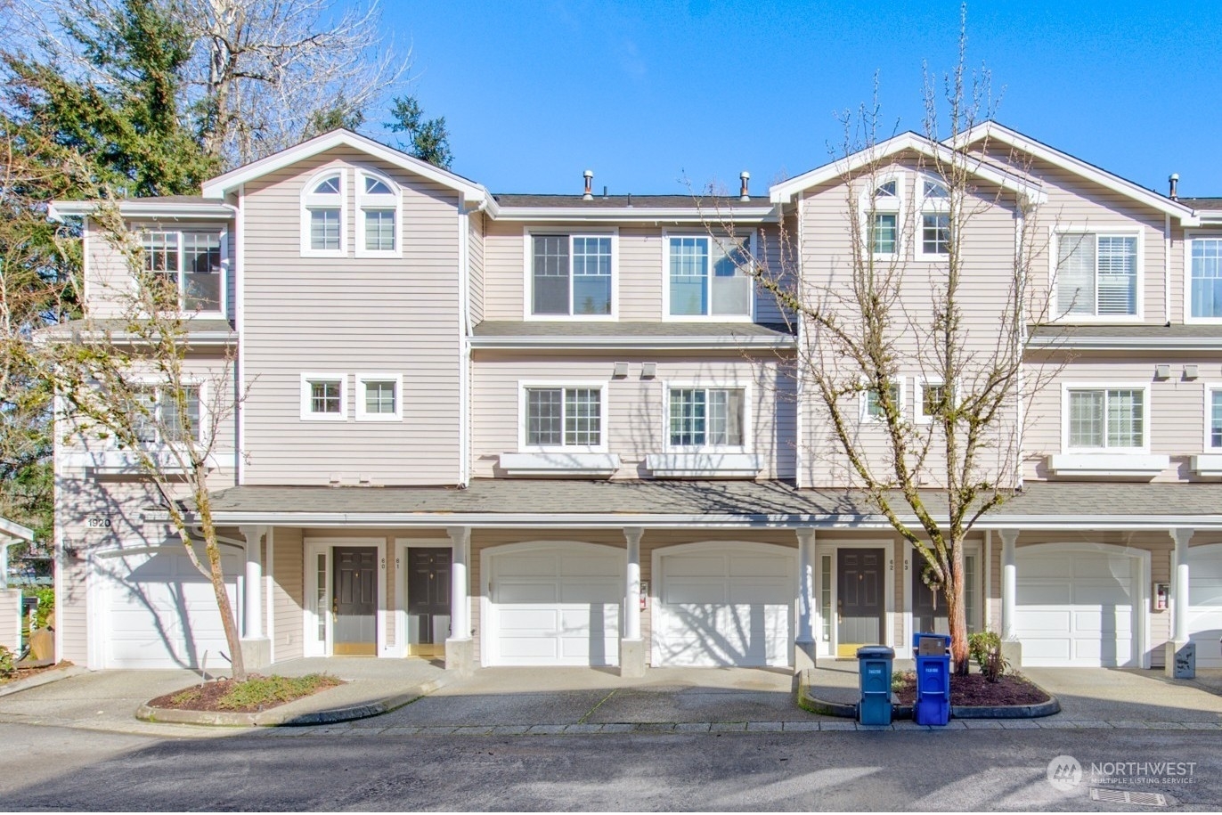 Property Photo:  1920  132nd Avenue SE 61  WA 98005 