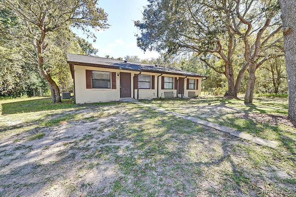 Property Photo: 512 Long Avenue FL 34453