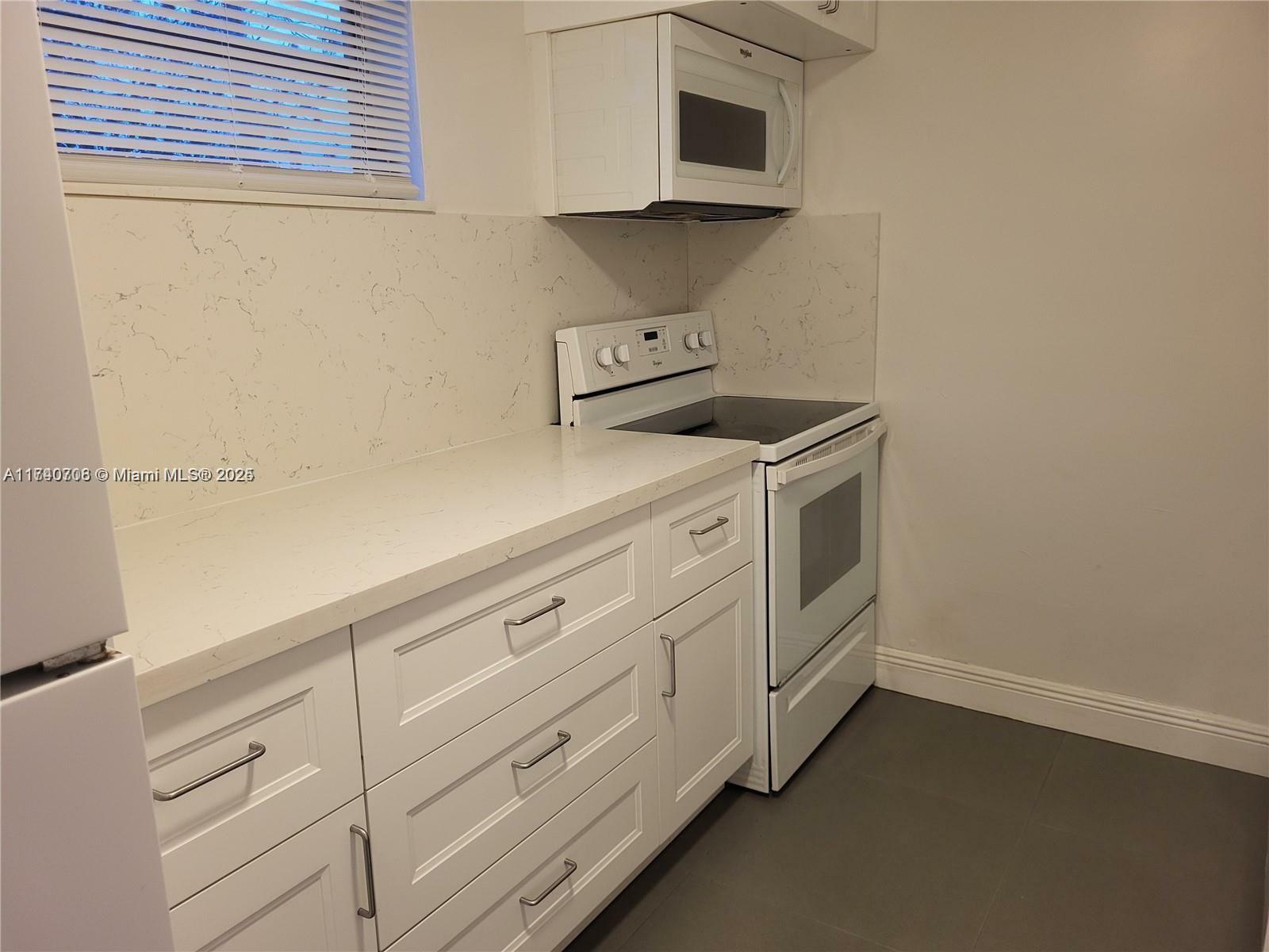 Property Photo:  19000 SW 119th Ave  FL 33177 