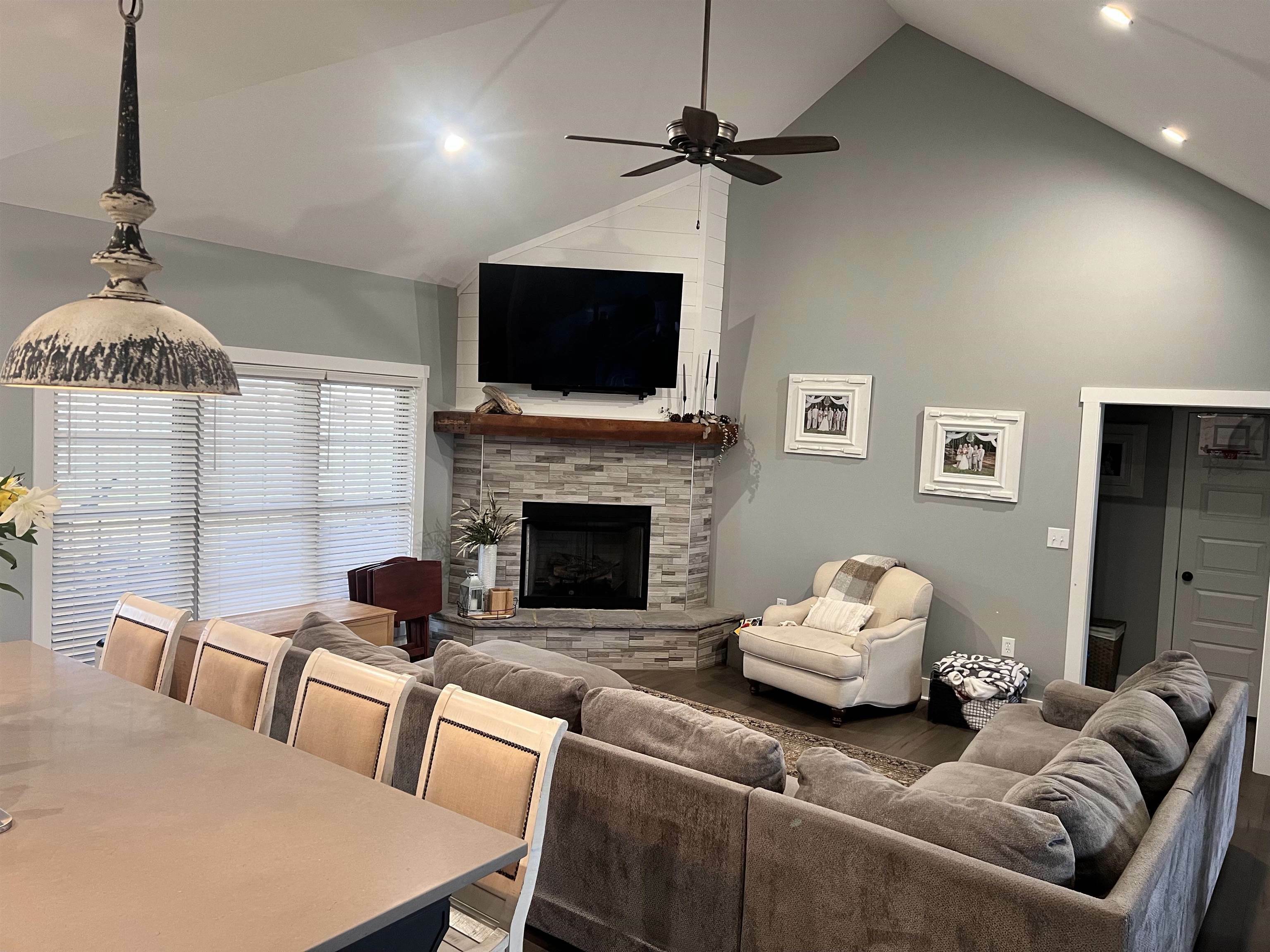 Property Photo: 123 Ashbey Cir AL 35661 - MUSCLE S