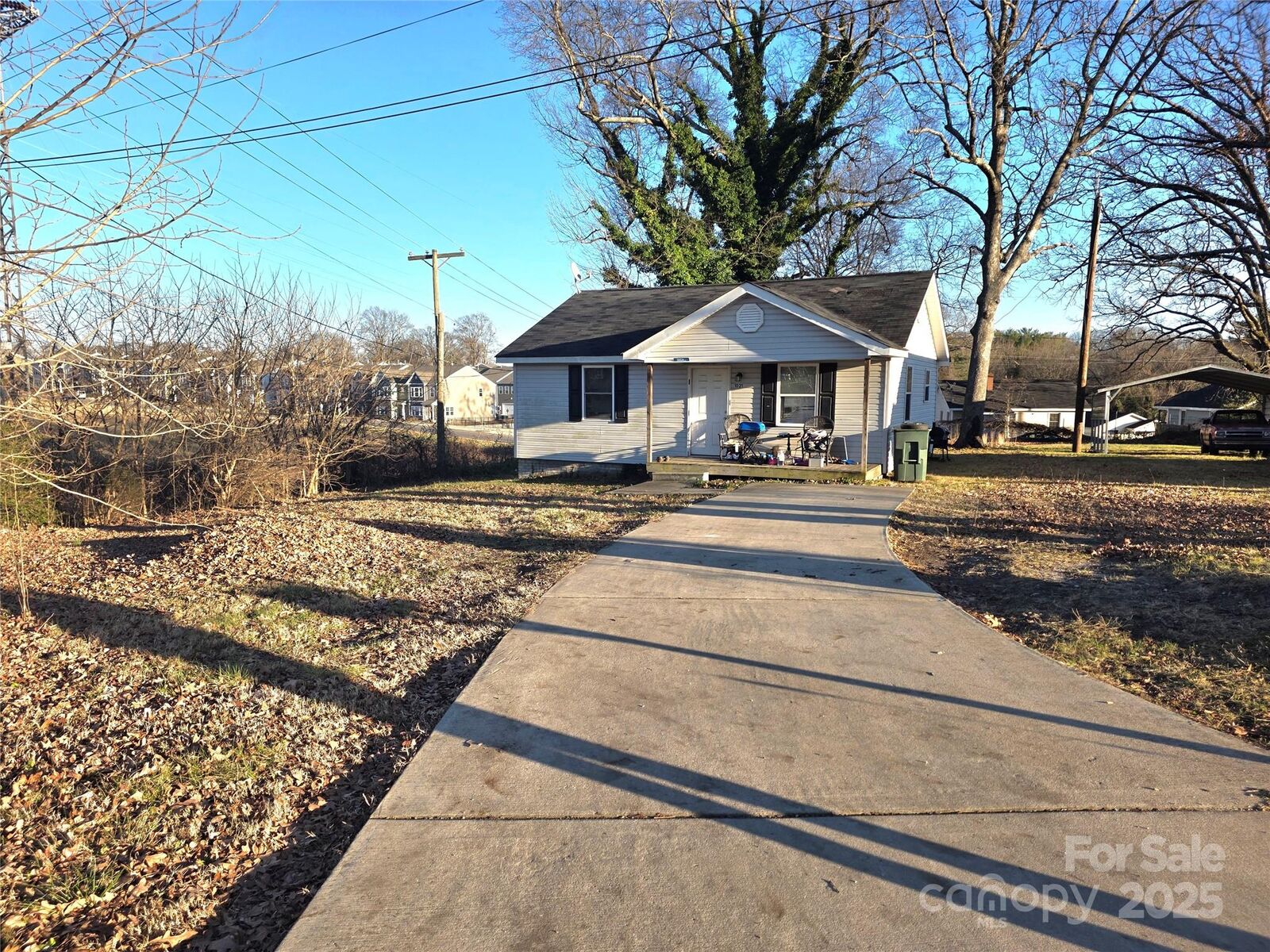 Property Photo:  1021 E Airline Avenue  NC 28054 