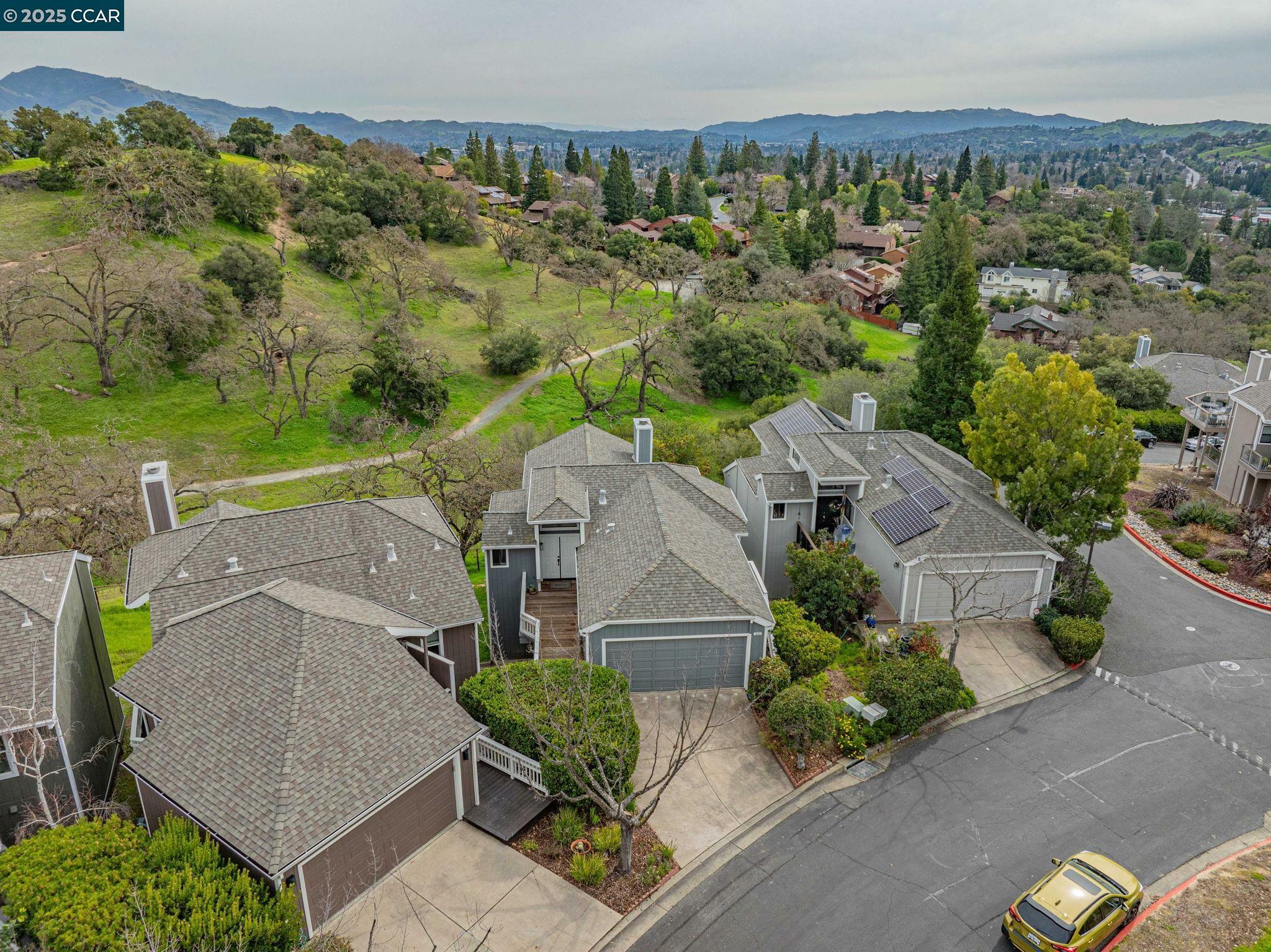 Property Photo: 320 Primrose Dr CA 94523