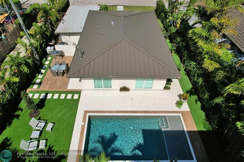 Property Photo: 1320 NE 5th St FL 33301