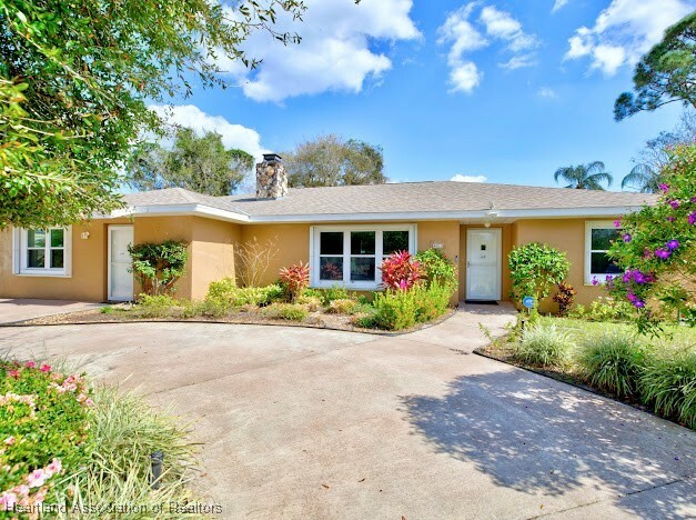 Property Photo:  4012 Abernathy Avenue  FL 33875 