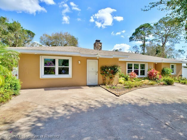 Property Photo: 4012 Abernathy Avenue FL 33875