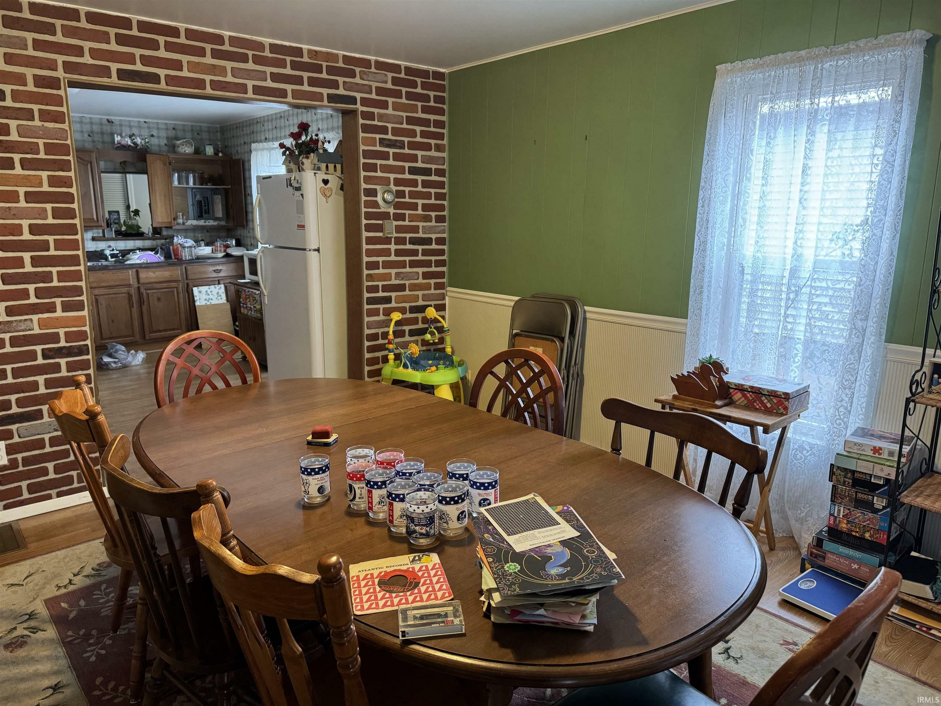 Property Photo:  18 E Olmstead Avenue  IN 47711-3250 