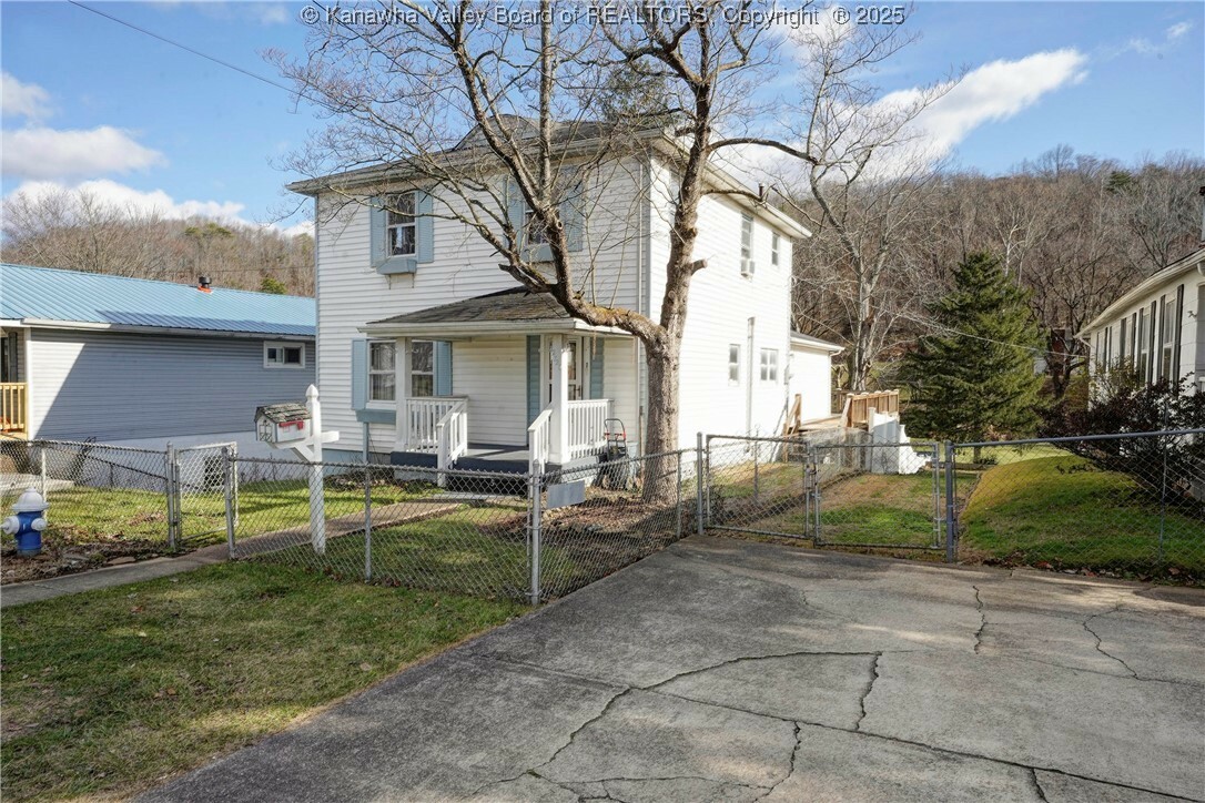 Property Photo:  2720 2nd Avenue  WV 25143 