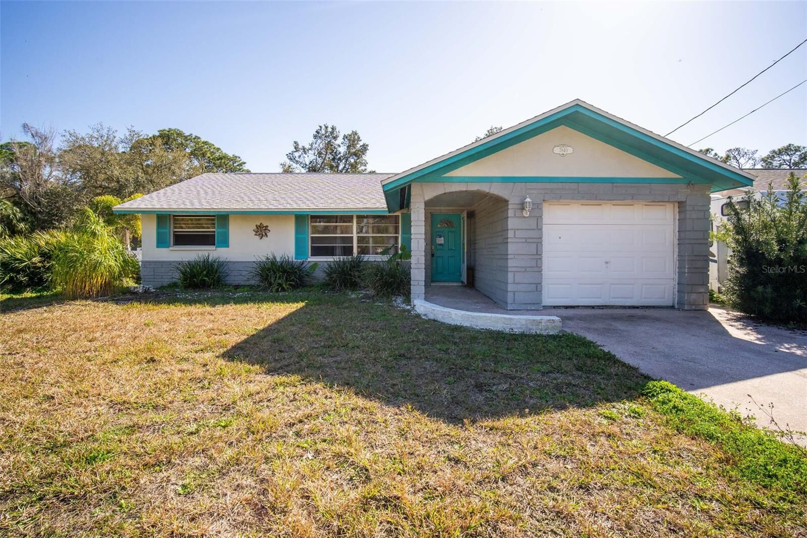 Property Photo:  7840 Gulf Way  FL 34667 