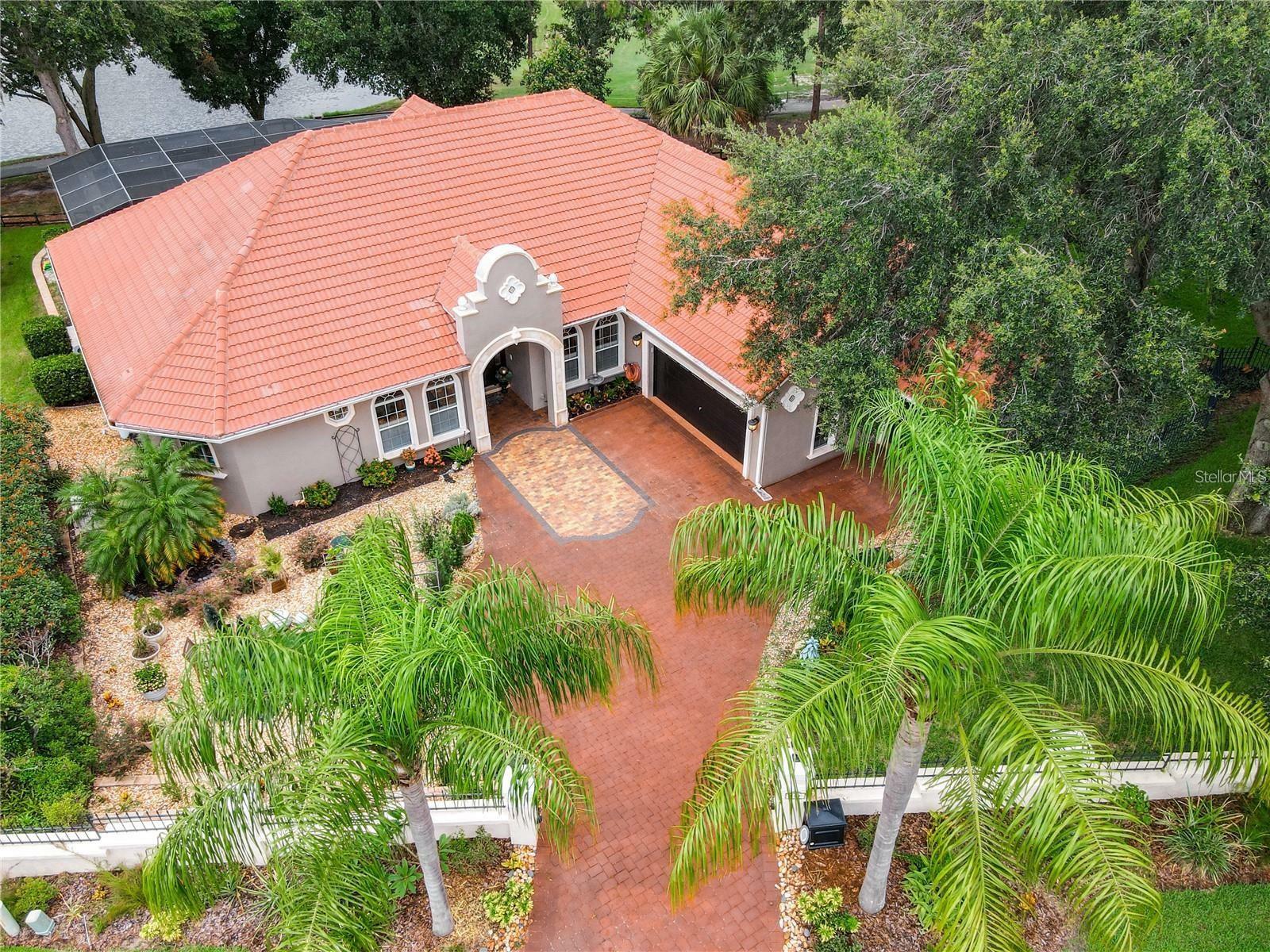 Property Photo: 120 W Magnolia Avenue FL 34737