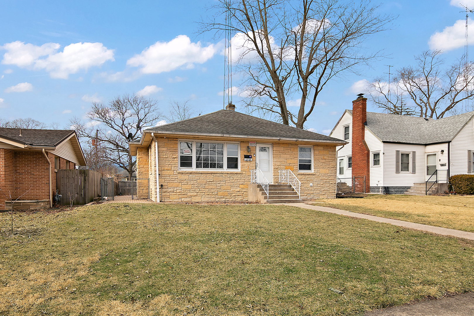 Property Photo:  1235 S Osborn Avenue  IL 60901 