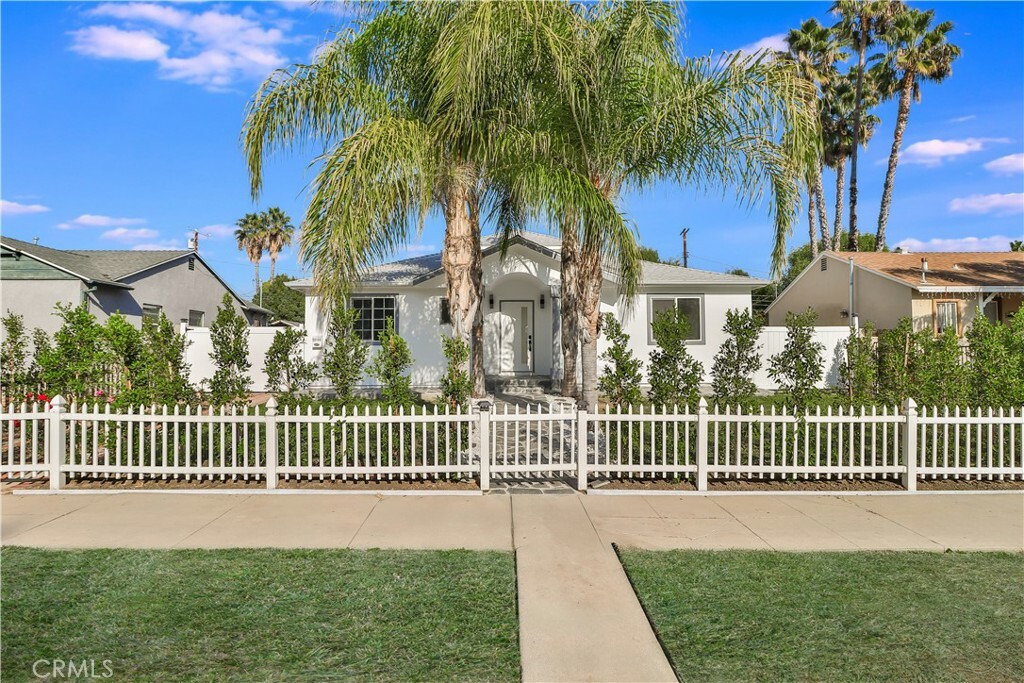 Property Photo:  22131 Victory Boulevard  CA 91303 