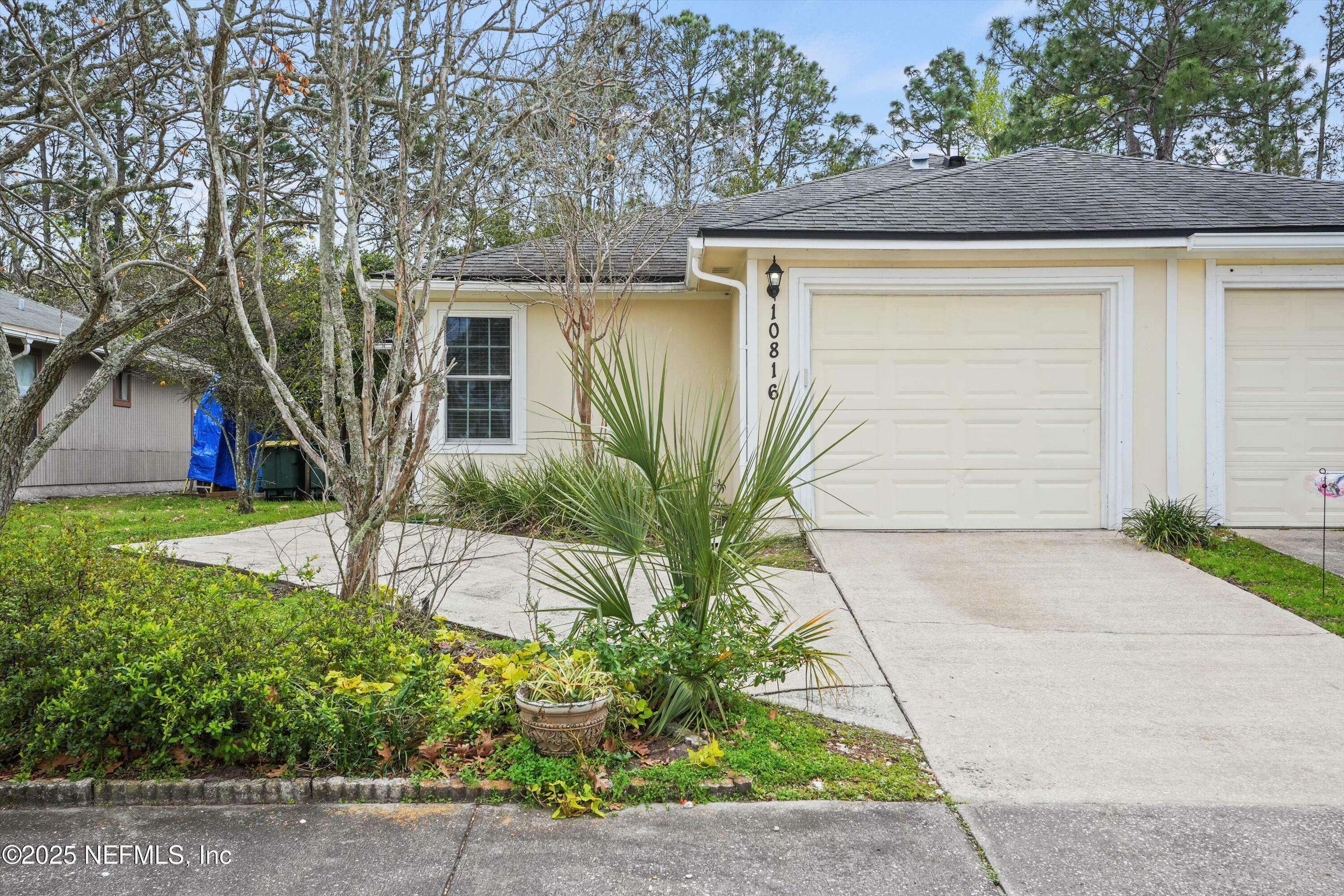 Property Photo:  10816 Ironstone Drive S  FL 32246 