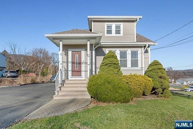 Property Photo:  12 Roosevelt Avenue 2  NJ 07508 