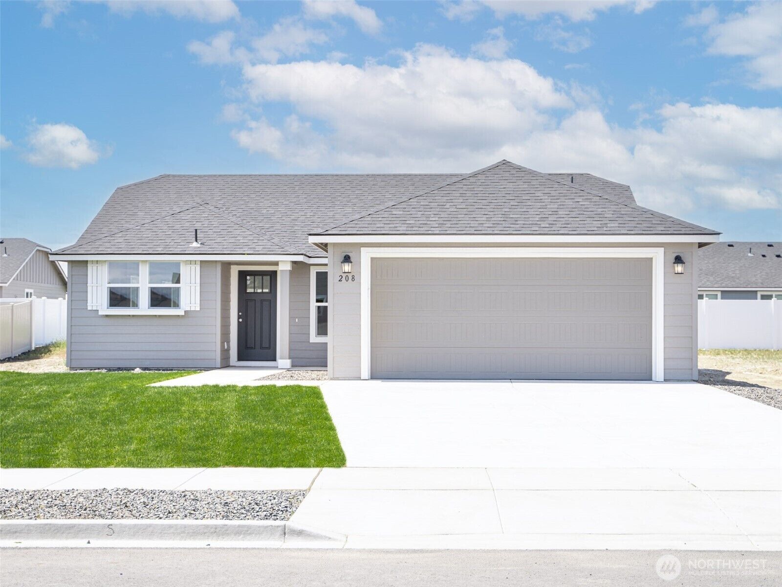 Property Photo: 208 Newfield Drive WA 98837