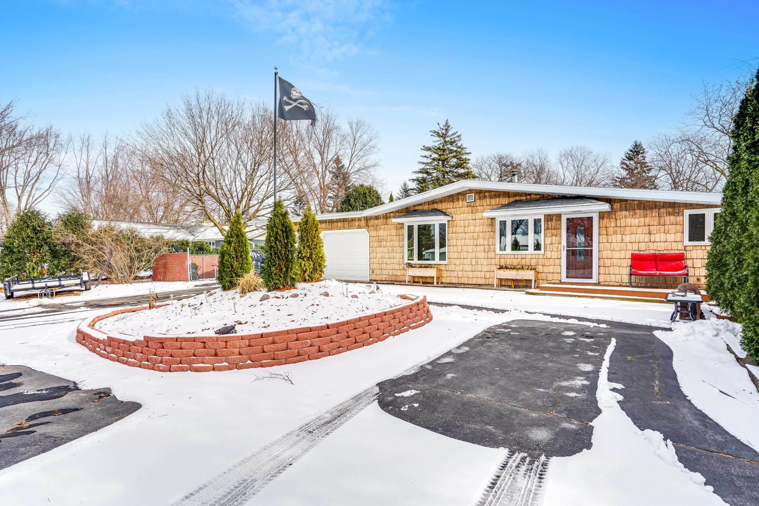 Property Photo:  1445 Sunset Lane  WI 54952-1341 